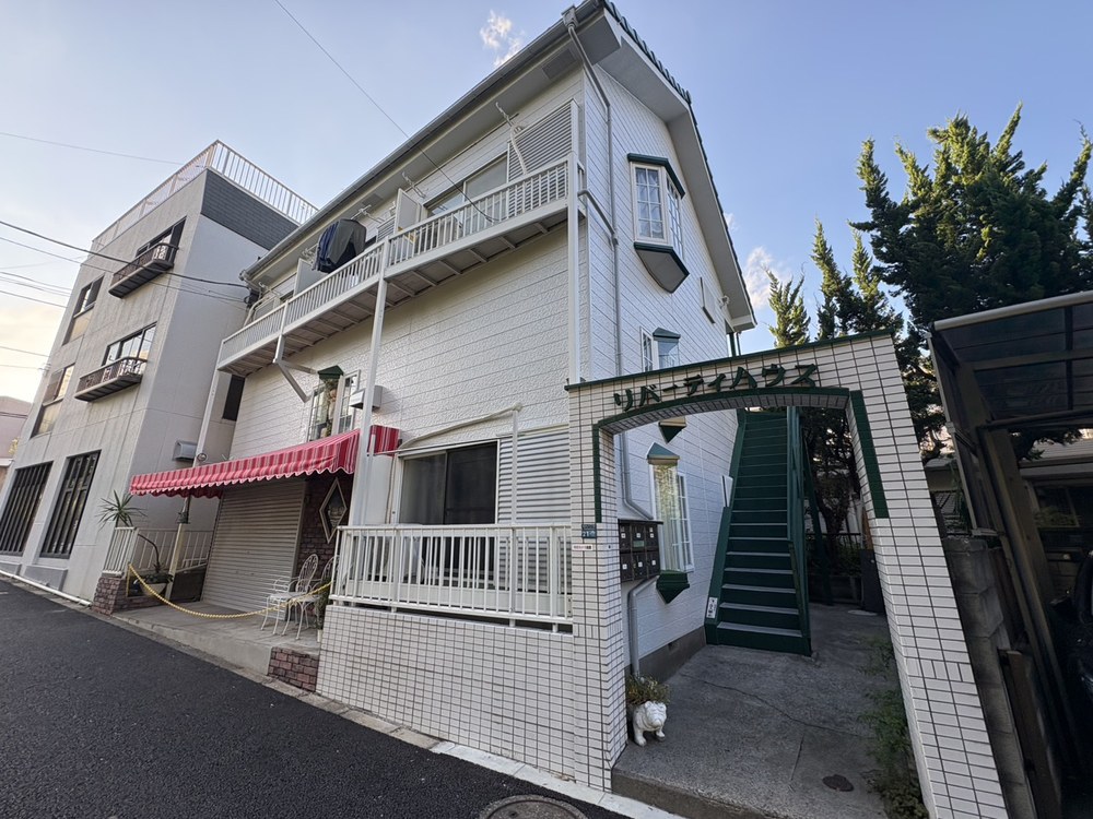 リバーティハウス 3階建て店舗付き住宅の外壁・屋根塗装（施工後）